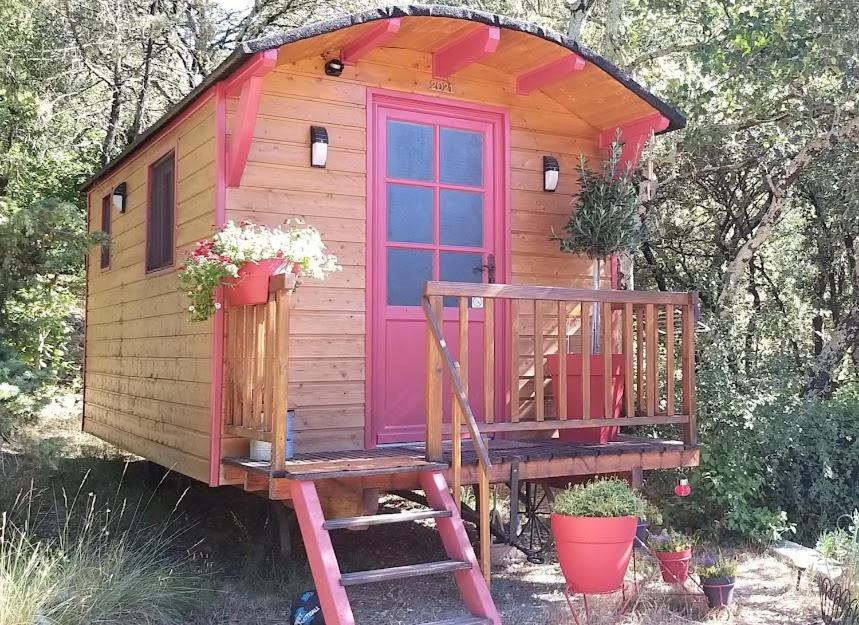 Monteils  Roulotte Romantique Chauffee En Cevennes מראה חיצוני תמונה